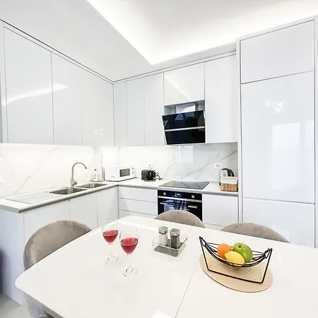 Family 1157 Apartament Golem (Tirana)